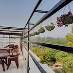Hotel Whispering Oaks Chandigarh