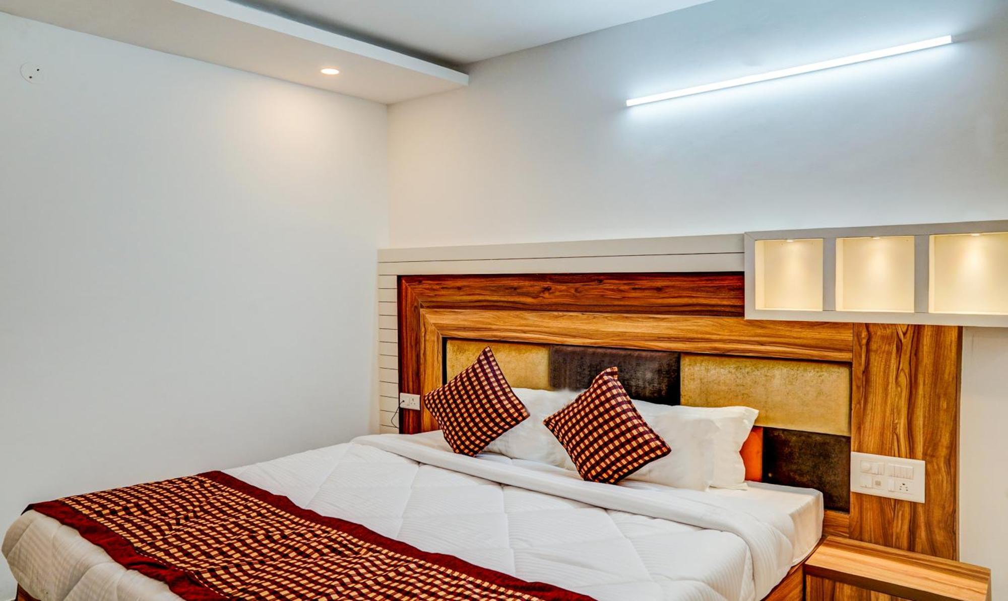 Whispering Oaks Hotel Chandigarh